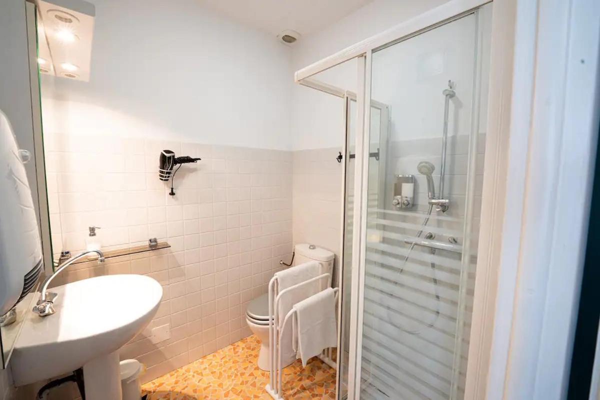 Appartement Centre Village, Clim Et Parking Gratuit Aigues-Mortes Eksteriør bilde